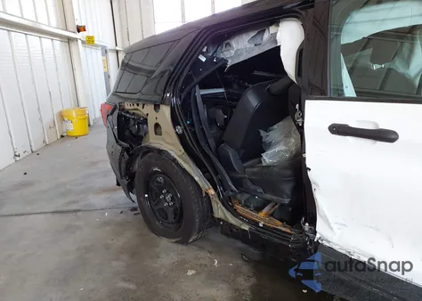 2025 Ford Police Interceptor из США, поврежденный, VIN 1FM5K8AB1SGA33769